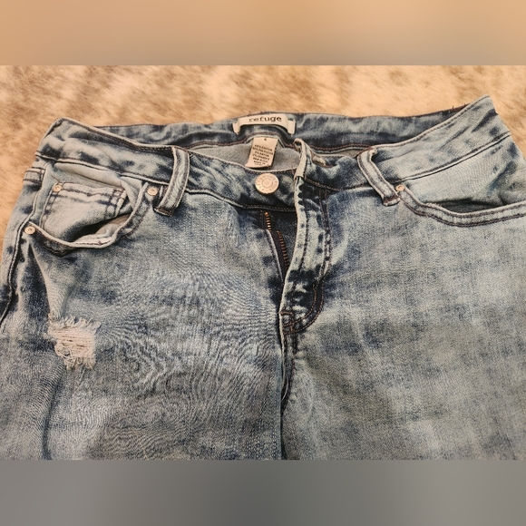 Acid washed Distressed Jeggings, size 6 - Picture 3 of 5